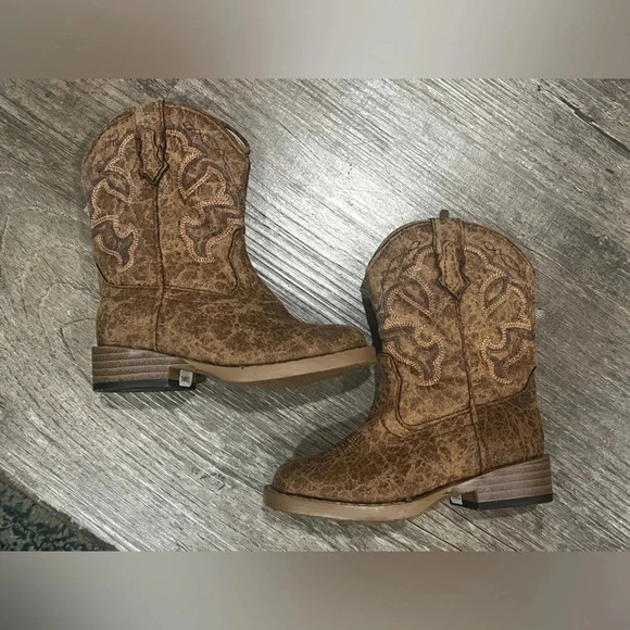 LITTLE BOYS ALL OVER TAN VINTAGE FAUX LEATHER - Picture 2 of 6